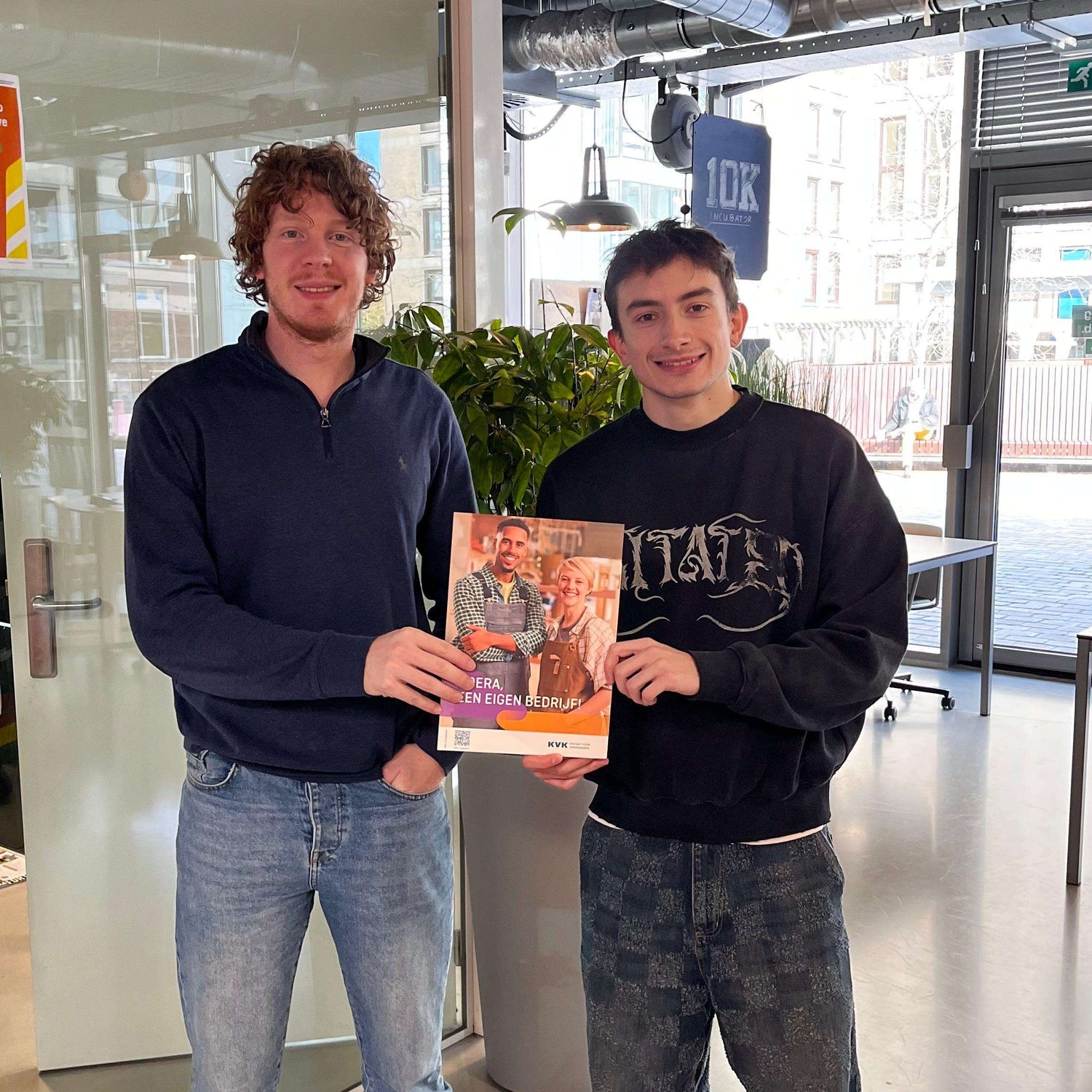 Oprichters van The New Garden VOF die hun KvK net afgerond hebben